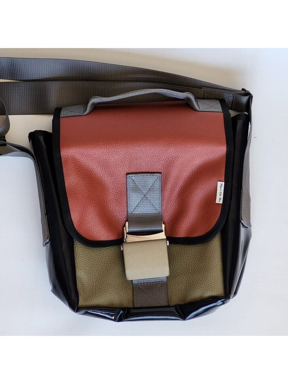 UNIQUE Mariclaro Seatbelt Buckle Cross Body Bag Made in Canada Pebble Leather